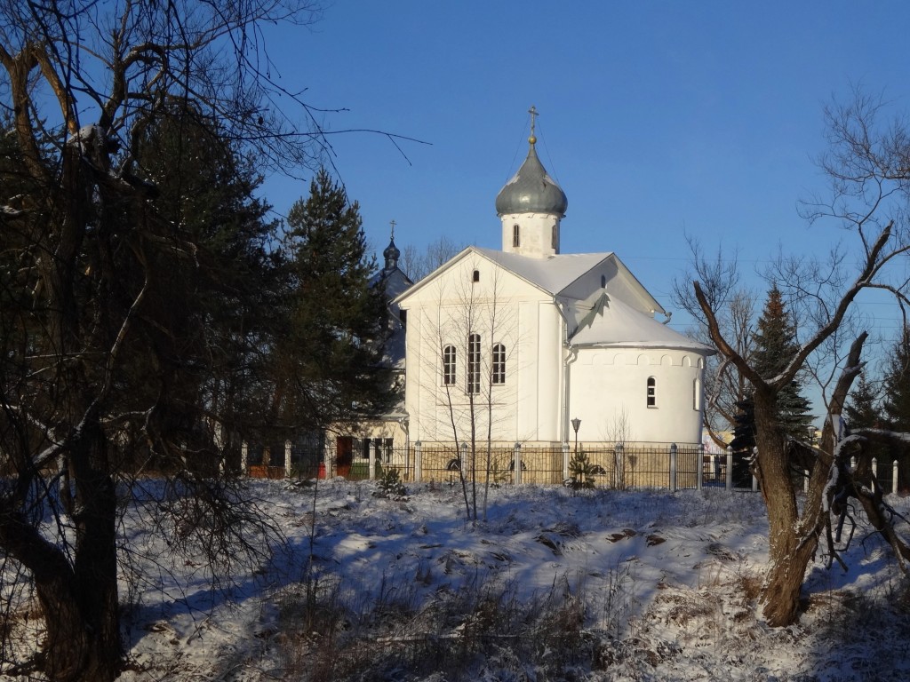 Церковь Рождества Христова, Печоры (Печорский район, Псковская область). общий вид в ландшафте, вид с юго-востока