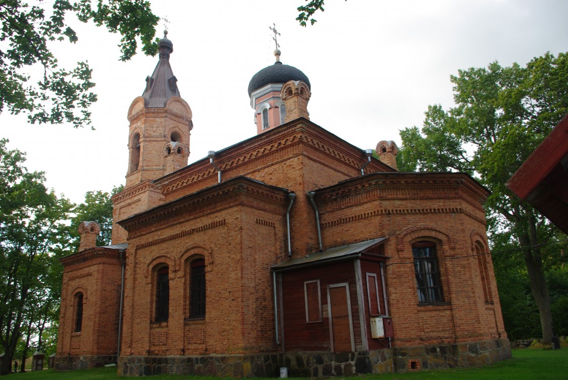 Церковь Успения Пресвятой Богородицы, Тахкуранна (Пярнумаа, Эстония). фасады