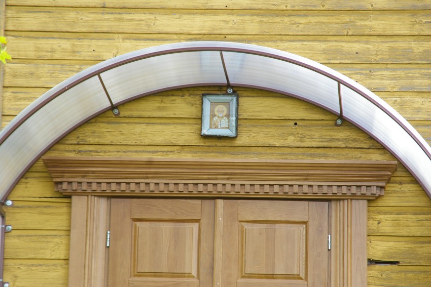 Риебини. Церковь Николая Чудотворца. интерьер и убранство, Икона над входом.