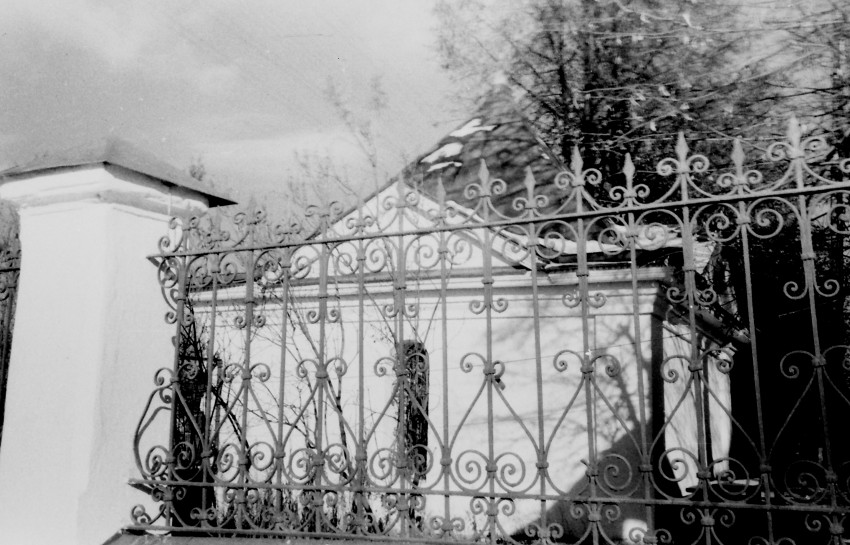 Часовня Ксении Петербургской, Братовщина (Пушкинский район и гг. Ивантеевка, Королёв, Московская область). фасады
