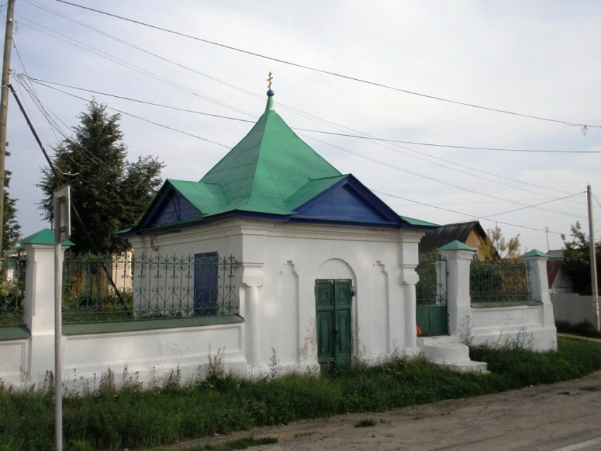 Часовня Ксении Петербургской, Братовщина (Пушкинский район и гг. Ивантеевка, Королёв, Московская область). общий вид в ландшафте, Вид с северо-востока