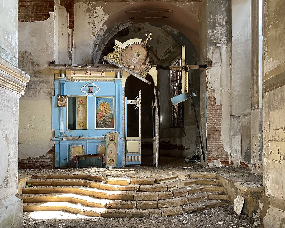 Правый придел, повреждённый огнём, интерьер и убранство. Церковь Троицы Живоначальной, Салобеляк (Яранский район, Кировская область)