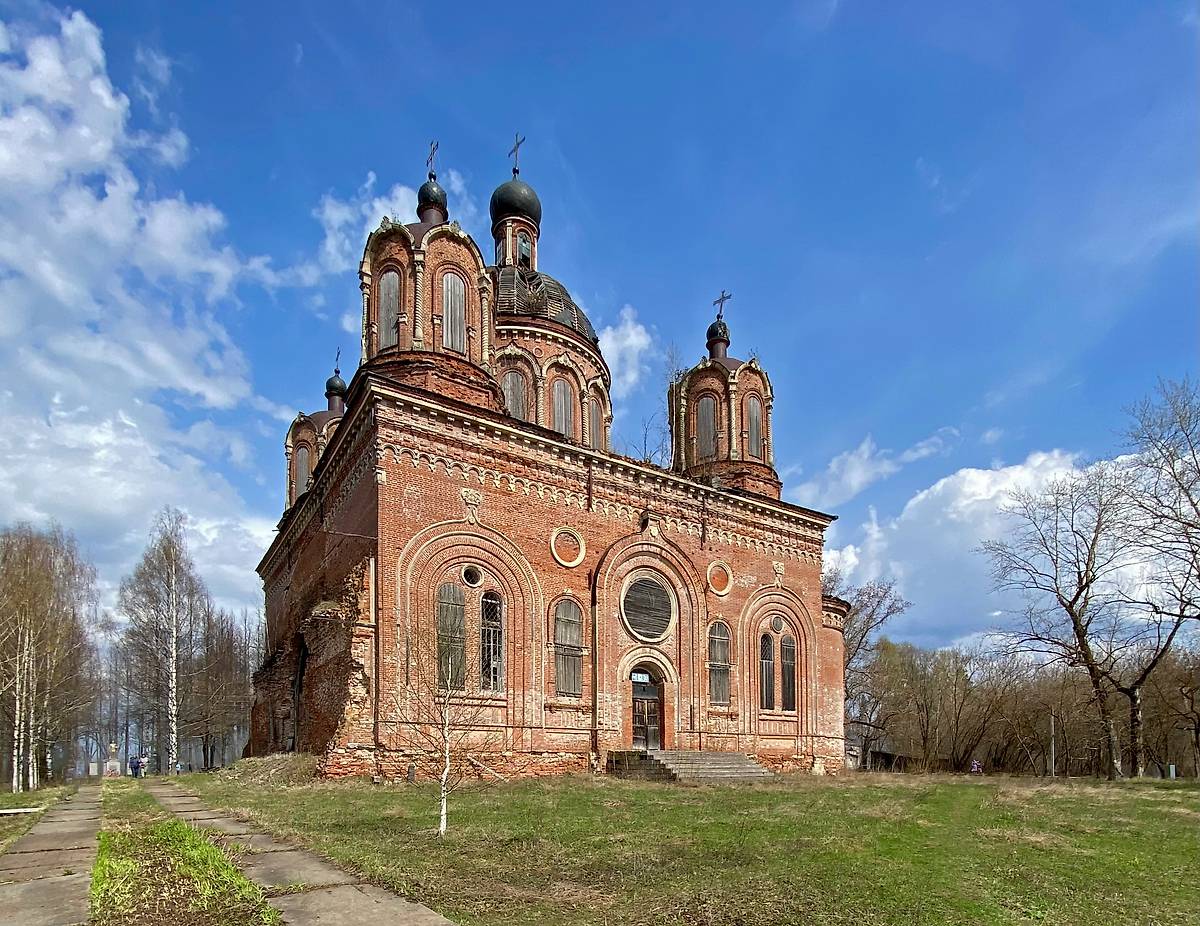 Вид с юго-запада, фасады. Церковь Троицы Живоначальной, Салобеляк (Яранский район, Кировская область)