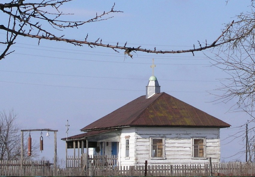 Церковь Покрова Пресвятой Богородицы, Карпиловка (Черниговский район, Украина, Черниговская область). общий вид в ландшафте