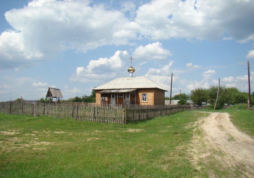 Карпиловка. Церковь Покрова Пресвятой Богородицы. общий вид в ландшафте