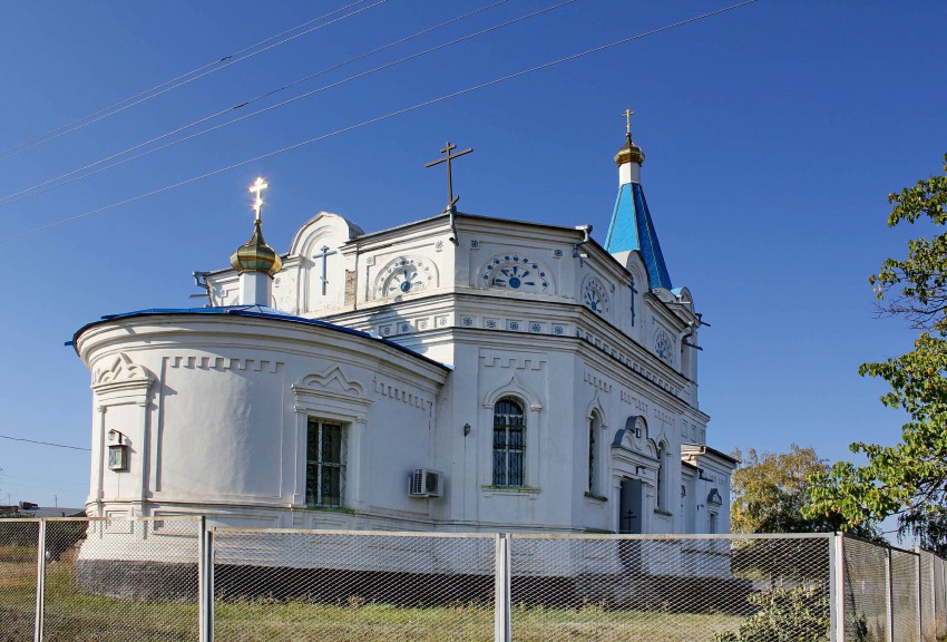 Богданов. Церковь Николая Чудотворца. общий вид в ландшафте