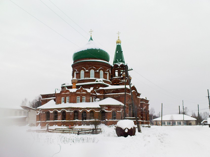 Церковь Рождества Иоанна Предтечи, Лум (Яранский район, Кировская область). общий вид в ландшафте, после частичной реставрации