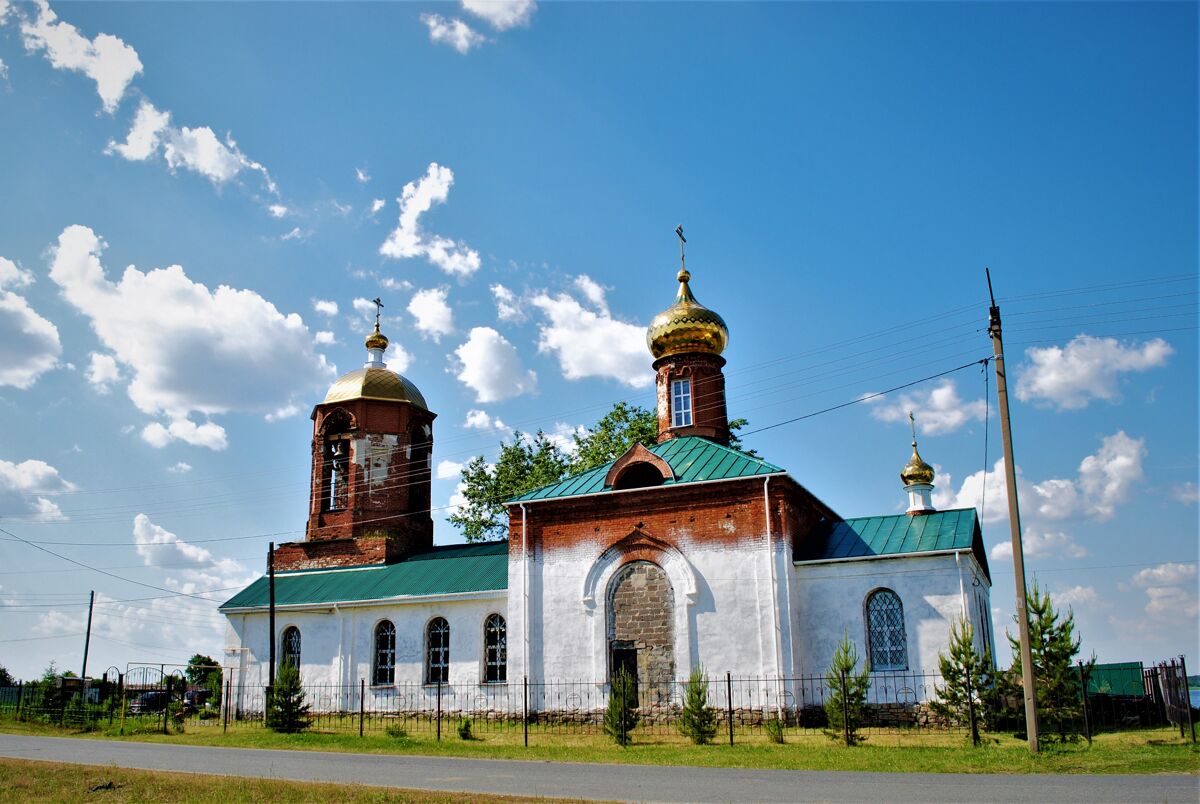 Церковь Димитрия Солунского, Алабуга (Красноармейский район, Челябинская область). общий вид в ландшафте