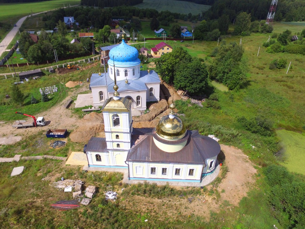 Гагино. Церковь Спаса Всемилостивого. общий вид в ландшафте, Вид с юга, фото с квадрокоптера.