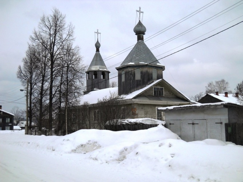 Тужа. Церковь Воскресения Христова (новая). документальные фотографии, Временный храм, существовавший с начала 1990-х, до постройки новой церкви.