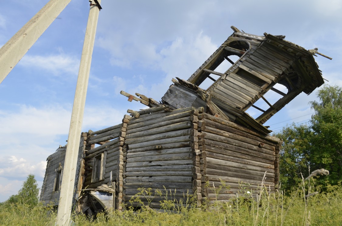 Часовня Покрова Пресвятой Богородицы, Село (Каргопольский район, Архангельская область). фасады, Вид сбоку