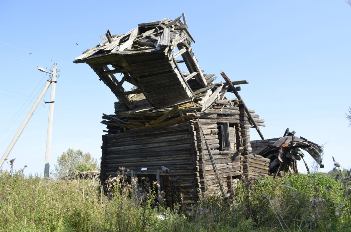 Село. Часовня Покрова Пресвятой Богородицы. фасады, развалины часовни