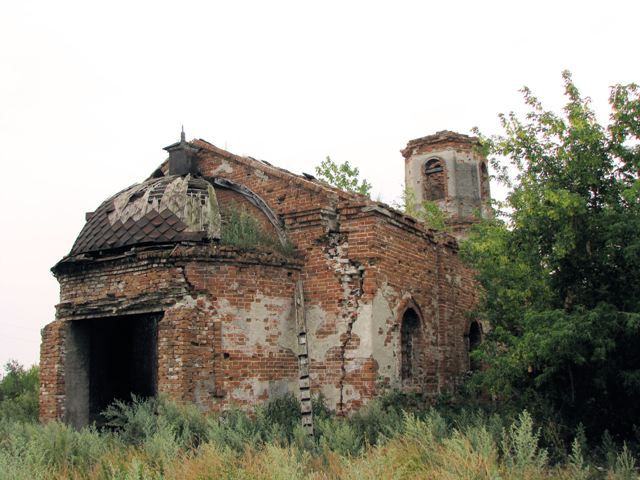 Тавранкуль. Церковь Спаса Преображения. общий вид в ландшафте, Вид с востока