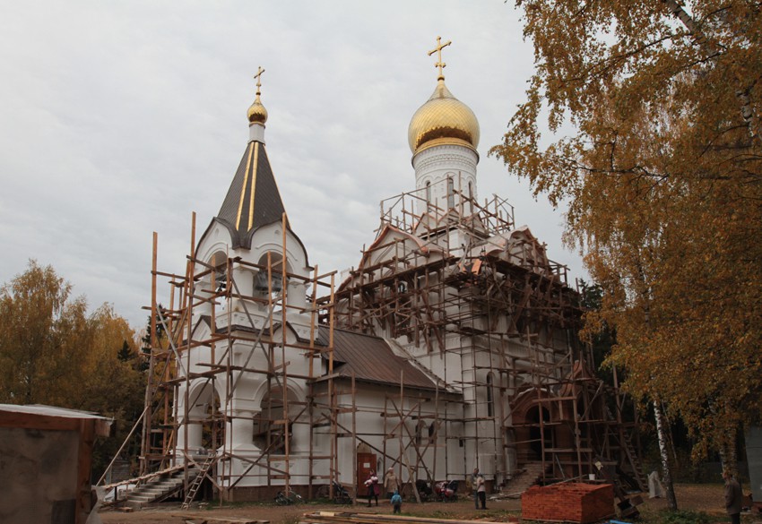 Церковь Новомучеников и исповедников Церкви Русской в Юбилейном, Королёв (Пушкинский район и гг. Ивантеевка, Королёв, Московская область). фасады