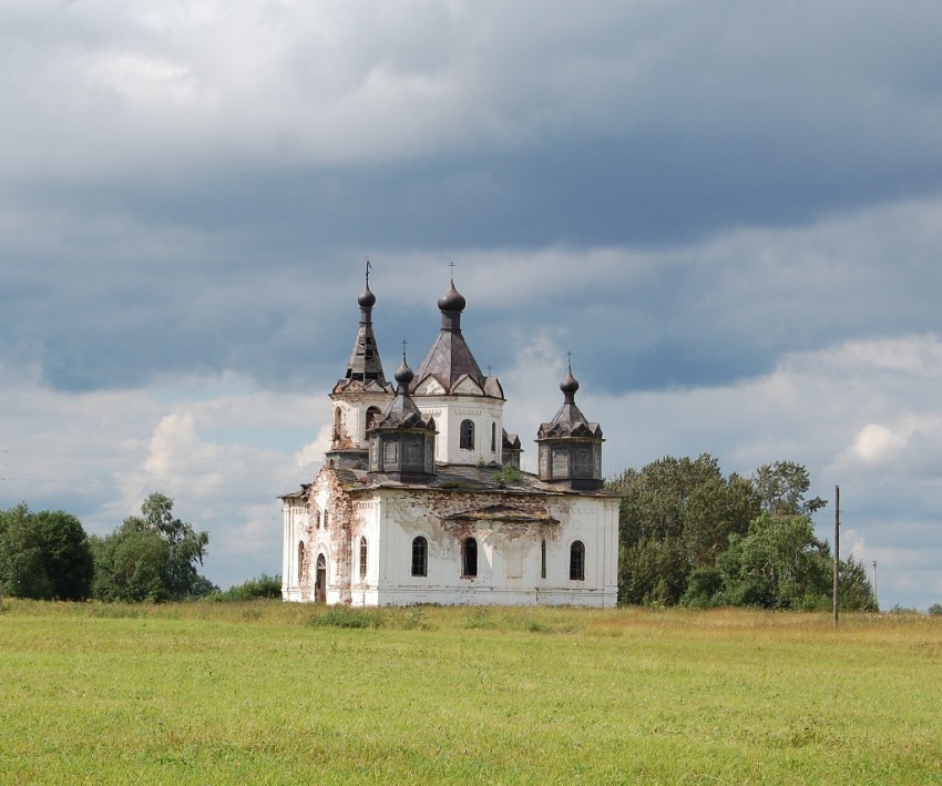 Церковь Рождества Пресвятой Богородицы, Кононово (Хотеново) (Каргопольский район, Архангельская область). общий вид в ландшафте