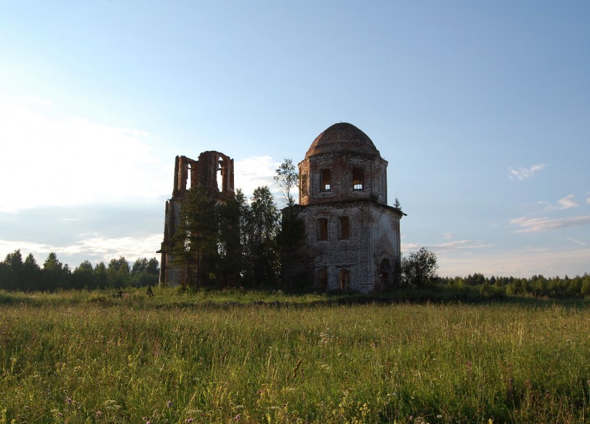 Церковь Воскресения Христова, Чепца, урочище (Каргопольский район, Архангельская область). общий вид в ландшафте