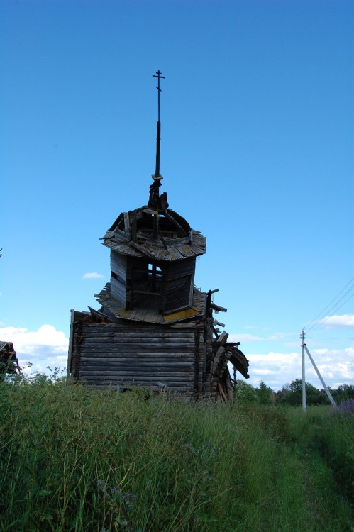 Село. Часовня Покрова Пресвятой Богородицы. общий вид в ландшафте