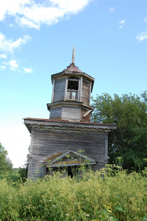 Часовня Сретения Господня, Коржа (Каргопольский район, Архангельская область). общий вид в ландшафте