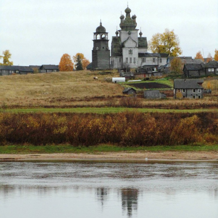 Посад (Турчасово). Церковь Спаса Преображения. общий вид в ландшафте