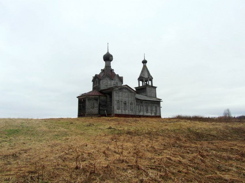 Церковь Троицы Живоначальной, Мондино (Онежский район, Архангельская область). общий вид в ландшафте, вид с северо-востока