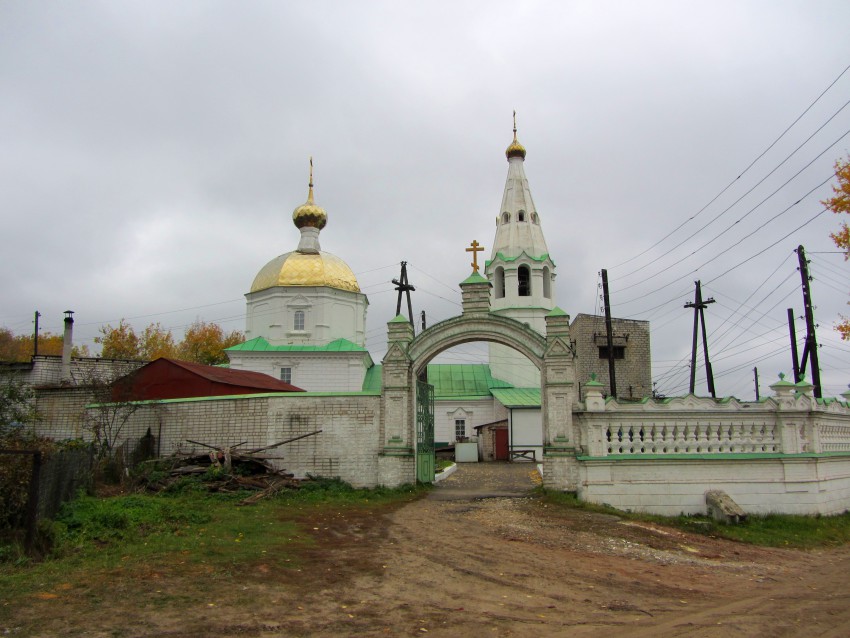 Городец. Церковь Спаса Нерукотворного Образа. общий вид в ландшафте