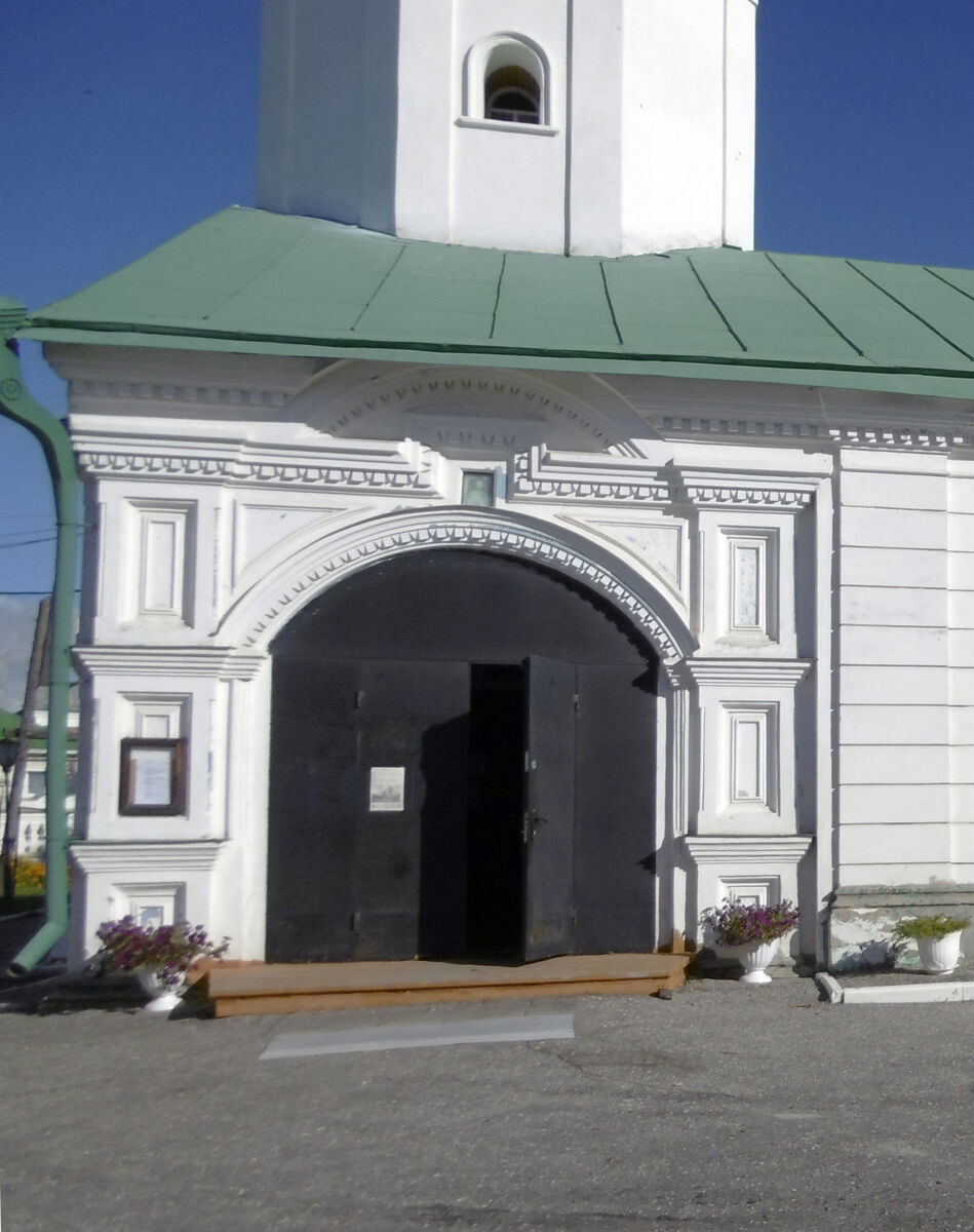 Церковь Спаса Нерукотворного Образа, Городец (Городецкий район, Нижегородская область). архитектурные детали, Декоративно оформленный вход в притвор пред главными вратами храма