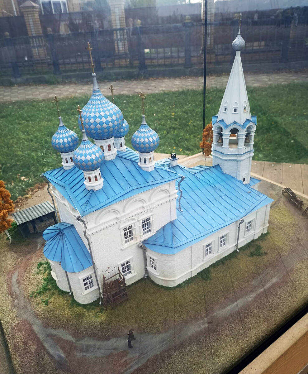 Церковь Владимирской иконы Божией Матери в Нижней Слободе, Городец (Городецкий район, Нижегородская область). дополнительная информация, Инсталяция церкви из «Утраченные храмы Городца» в сквере А.В.Ворожейкина,