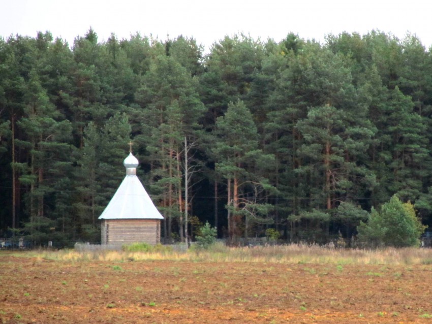 Вологодская область, Череповецкий район, Анфалово. Неизвестная часовня, фотография. общий вид в ландшафте