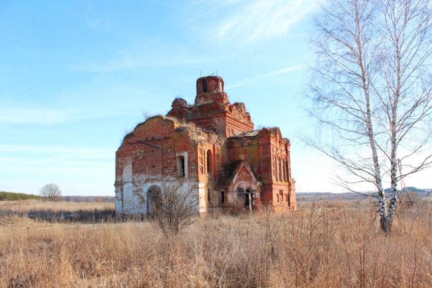 Церковь Рождества Пресвятой Богородицы (каменная), Жеремино (Суворовский район, Тульская область). общий вид в ландшафте, Вид с юго-запада