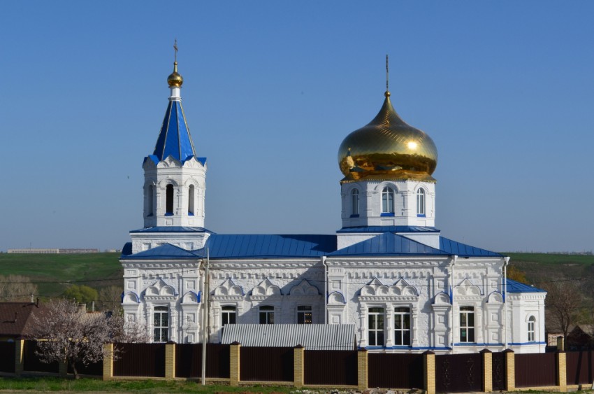 Лихой. Церковь Георгия Победоносца. общий вид в ландшафте