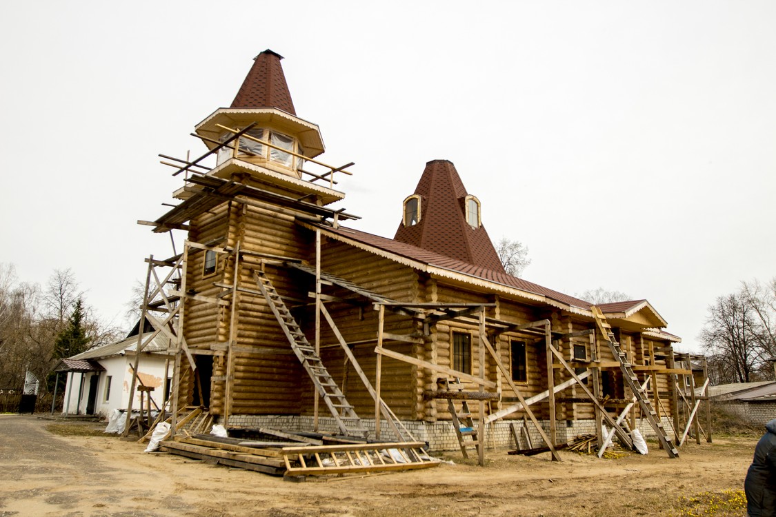 Церковь Воскресения Христова, Неклюдово (Бор, ГО, Нижегородская область). дополнительная информация, Строится здание нового храма. После переезда в старом здании будет административный корпус, трапезная и воскресная школа.