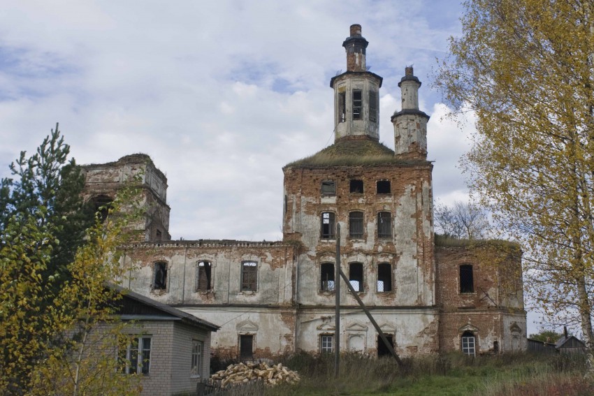 Спас-Ямщики. Церковь Илии Пророка. общий вид в ландшафте