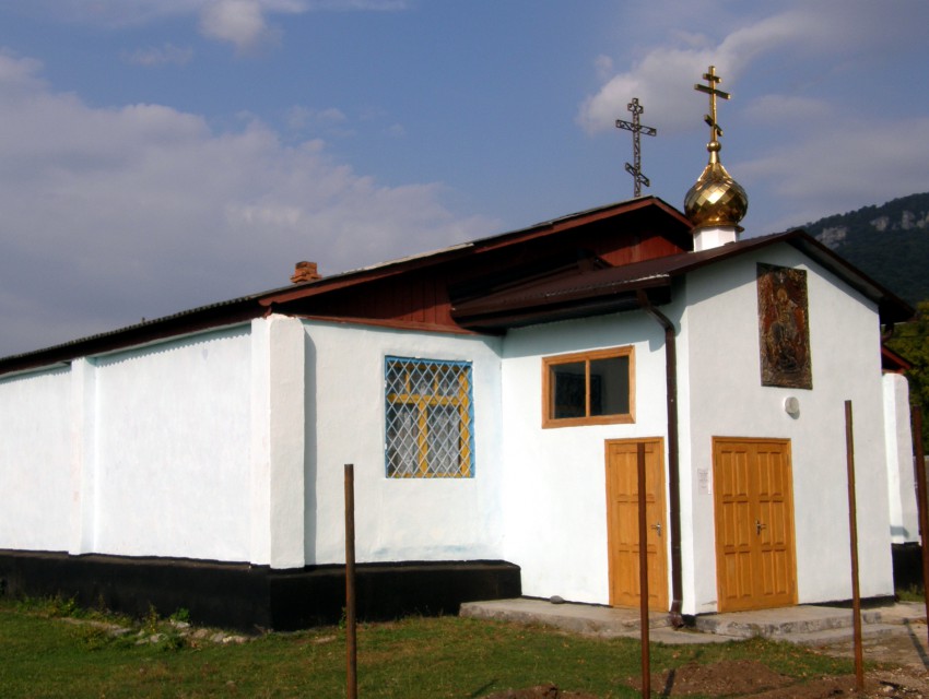 Церковь Георгия Победоносца, Даховская (Майкопский район, Республика Адыгея). фасады