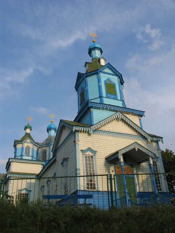 Церковь Николая Чудотворца, Рогозов (Бориспольский район, Украина, Киевская область). общий вид в ландшафте