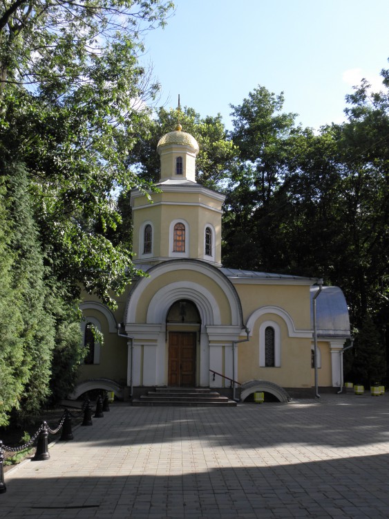 Церковь Иоанна Предтечи при кафедральном соборе, Гомель (Гомель, город, Беларусь, Гомельская область). общий вид в ландшафте