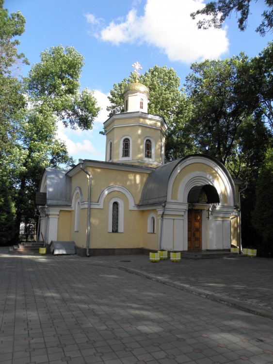 Церковь Иоанна Предтечи при кафедральном соборе, Гомель (Гомель, город, Беларусь, Гомельская область). общий вид в ландшафте