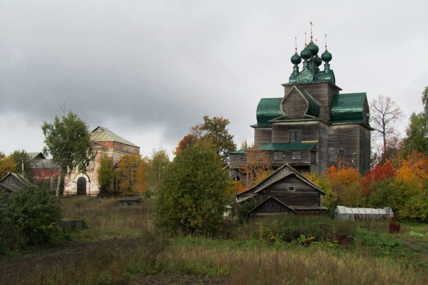 Нелазское. Храмовый комплекс. Церкви Успения Пресвятой Богородицы и Михаила Архангела. фасады, вид с юга