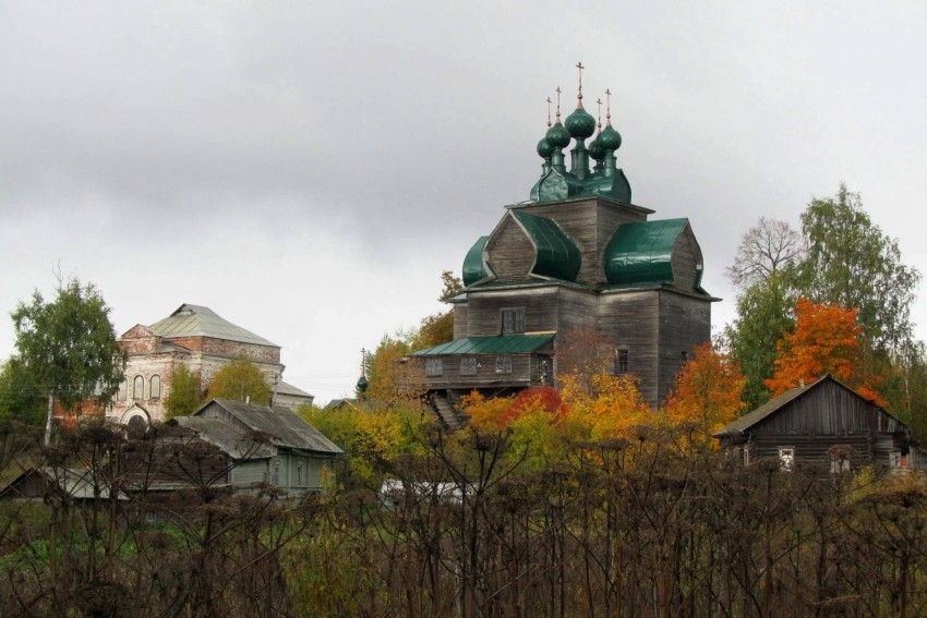 Храмовый комплекс. Церкви Успения Пресвятой Богородицы и Михаила Архангела, Нелазское (Череповецкий район, Вологодская область). фасады, вид с юго-востока
