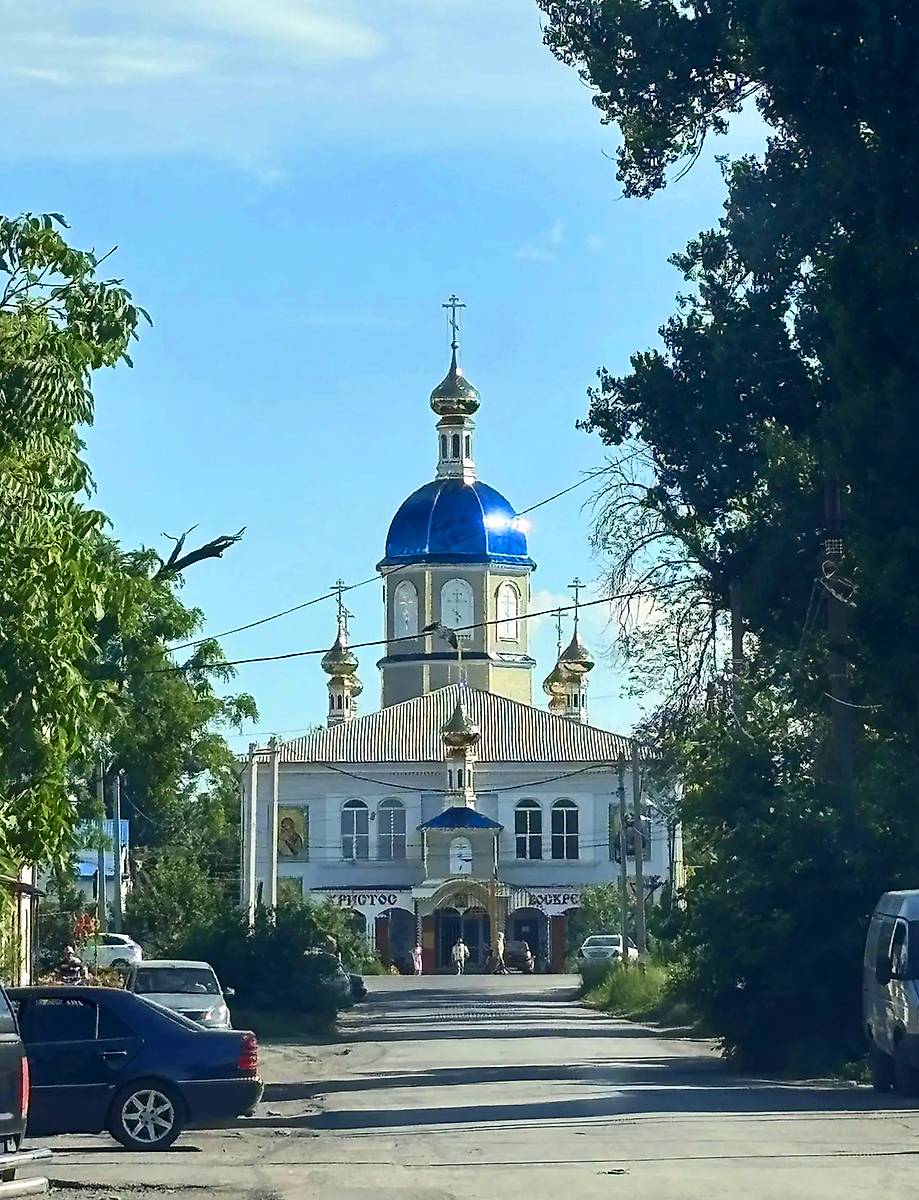 общий вид в ландшафте. Церковь Николая Чудотворца, Новошахтинск (Новошахтинск, город, Ростовская область)