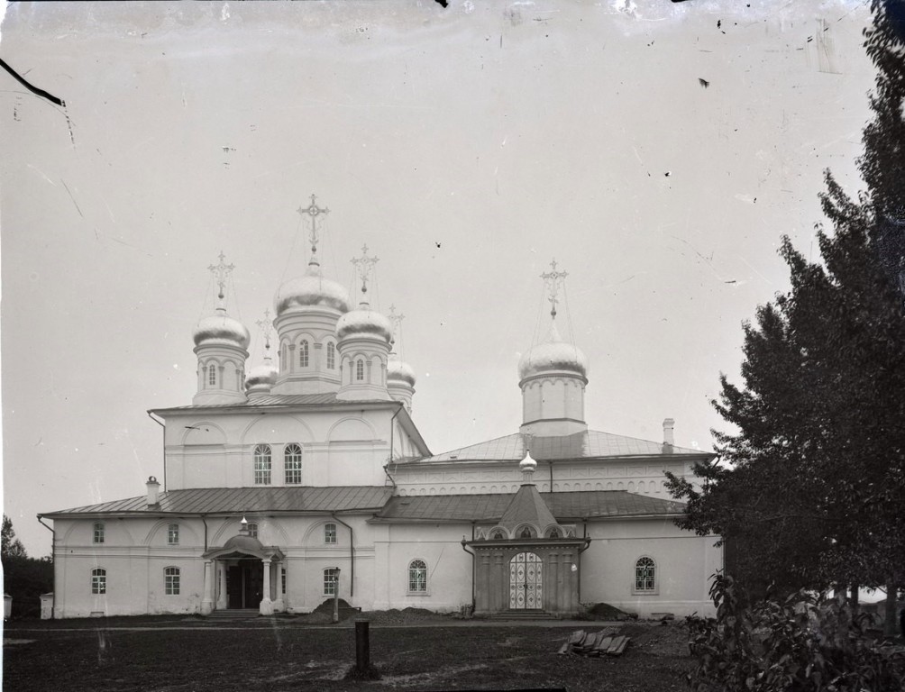 Троицкий Павло-Обнорский мужской монастырь. Церковь Троицы Живоначальной, Юношеское (Грязовецкий район, Вологодская область). архивная фотография, Снимок начала XX в.