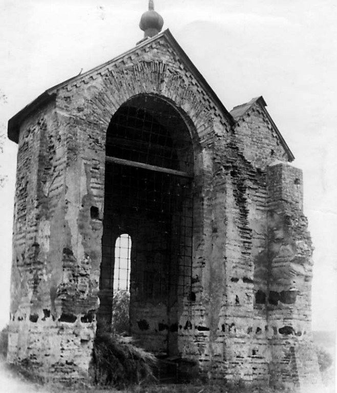 Церковь Михаила Архангела, Остёр (Черниговский район, Украина, Черниговская область). архивная фотография, Фото с сайта http://www.myslenedrevo.com.ua/uk/Sci/Heritage/Oster.html#PageNav