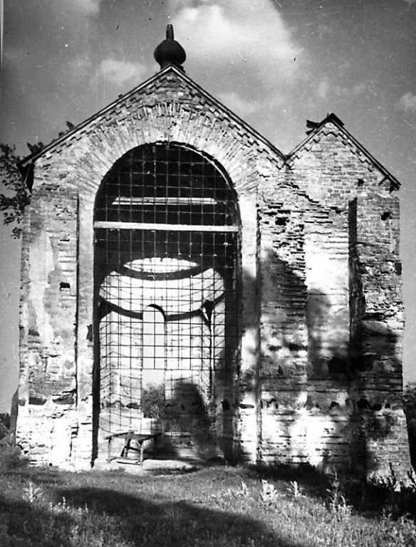 Церковь Михаила Архангела, Остёр (Черниговский район, Украина, Черниговская область). архивная фотография, Фото с сайта http://www.myslenedrevo.com.ua/uk/Sci/Heritage/Oster.html#PageNav