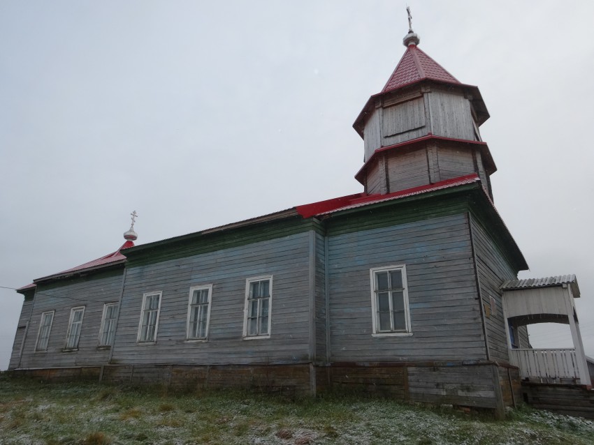 Погост (Курья). Церковь Космы и Дамиана (Сретения Господня). общий вид в ландшафте