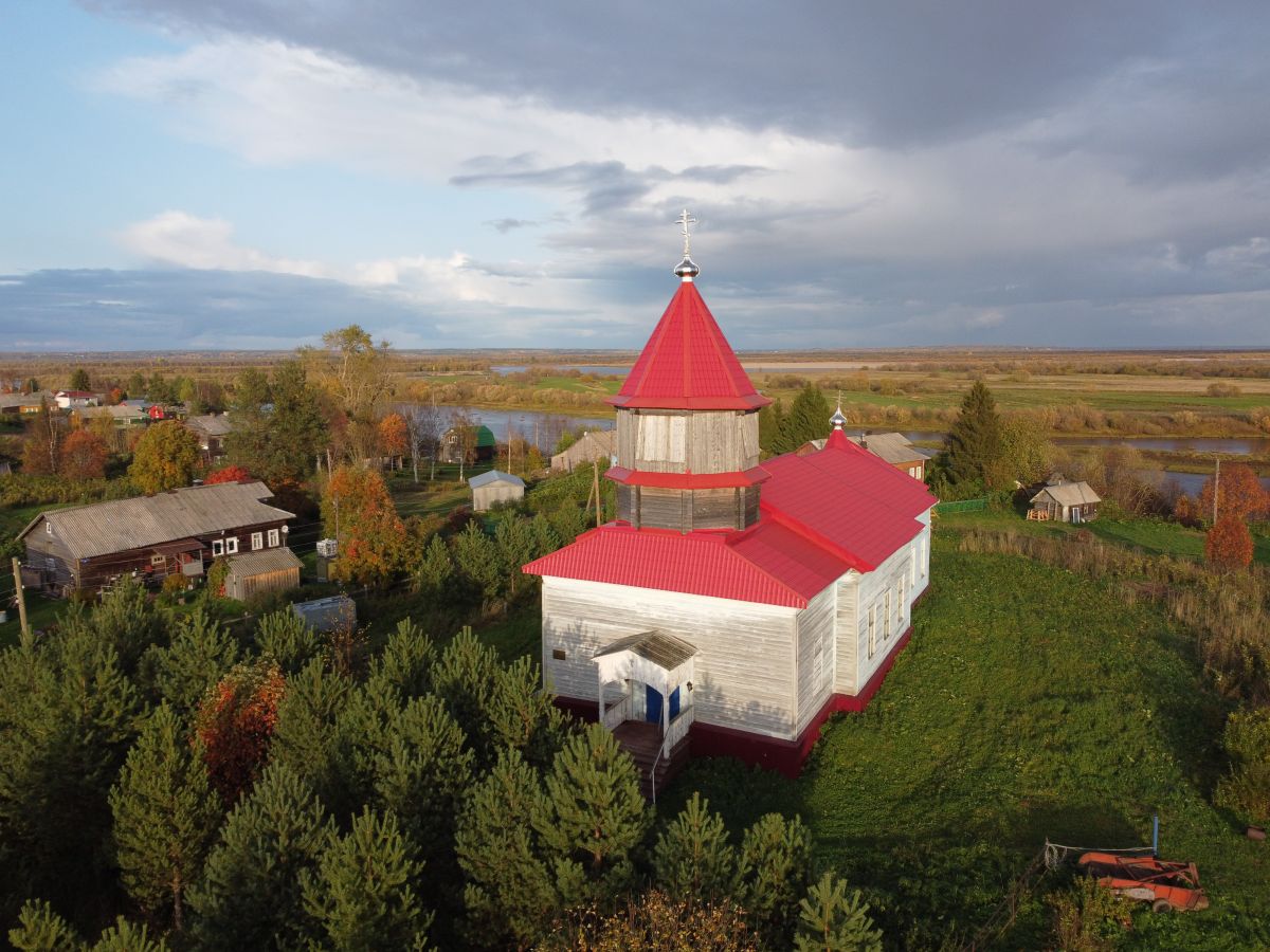 Церковь Космы и Дамиана (Сретения Господня), Погост (Курья) (Холмогорский район, Архангельская область). фасады