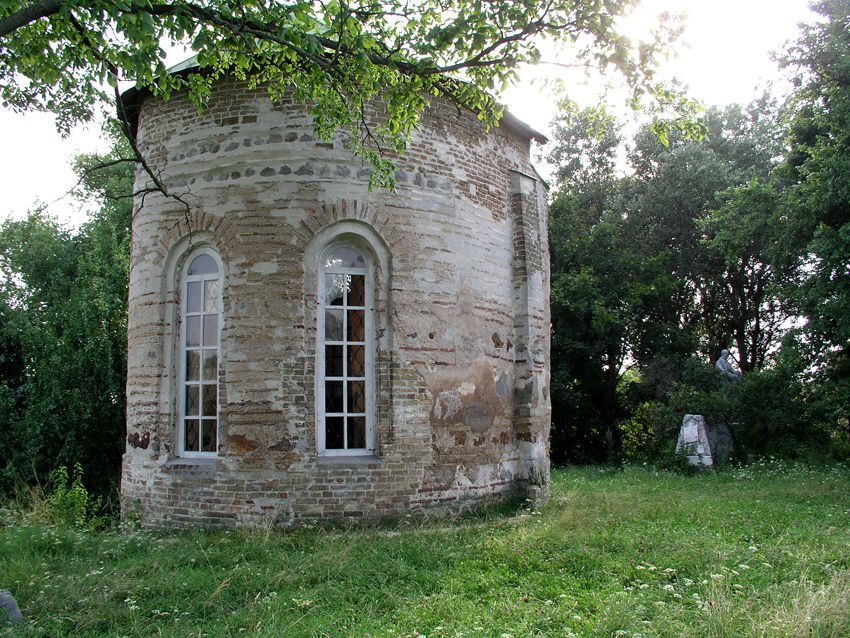Церковь Михаила Архангела, Остёр (Черниговский район, Украина, Черниговская область). общий вид в ландшафте