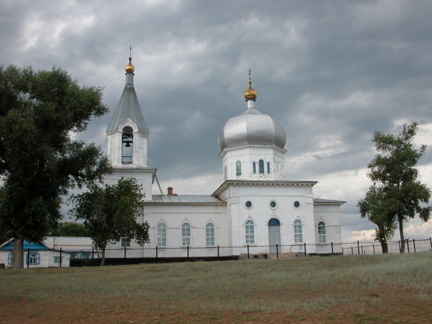Церковь Николая Чудотворца, Нижняя Павловка (Оренбургский район, Оренбургская область). фасады