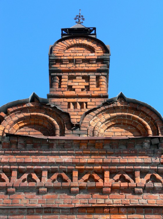 Церковь Петра и Павла, Томск (Томск, город, Томская область). архитектурные детали, Южный фасад. Деталь декора
