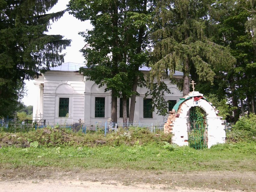 Церковь Рождества Христова, Заовражье (Кувшиновский район, Тверская область). фасады