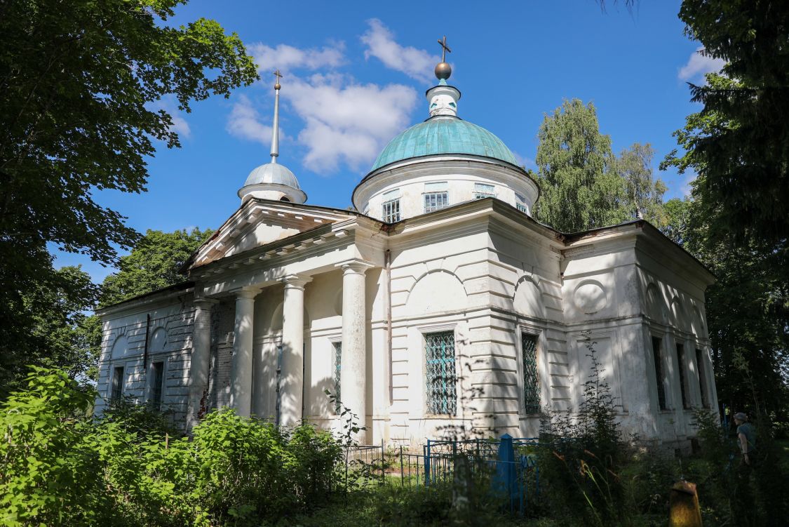 Церковь Рождества Христова, Заовражье (Кувшиновский район, Тверская область). фасады