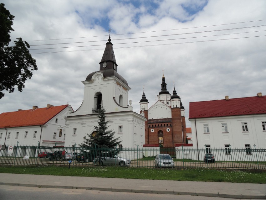Благовещенский Супрасльский монастырь, Супрасль (Подляское воеводство, Польша). общий вид в ландшафте